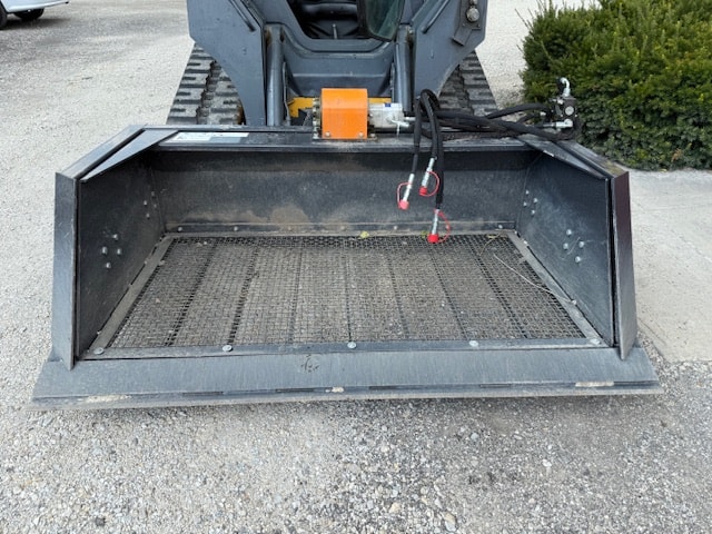 Dozer blade side view